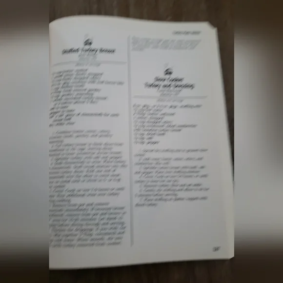 Fix-It and Forget-It Recipes for Entertaining slow cooker cookbook 284 Pages - Picture 8 of 12